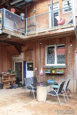 Romantischer Sitz im Hof - 