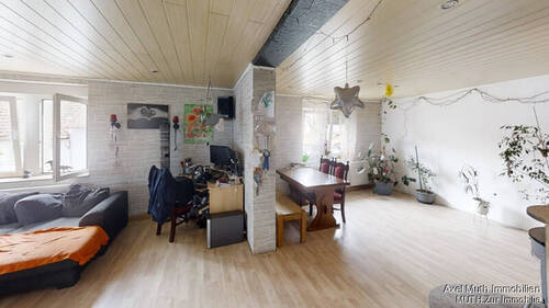 geräumiges Ess-Wohnzimmer - 