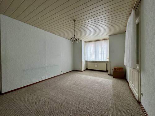 Wohnzimmer - 3 Zimmer Etagenwohnung in Stuttgart