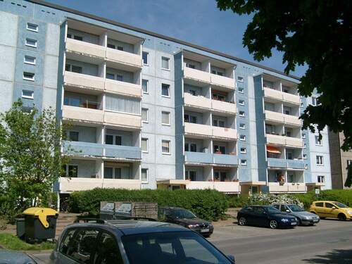 Rbw 70-76 Vorderansicht_1.JPG - Nette Nachbarn für 3-Rwg. im 2. OG ab 01.05.2026 gesucht