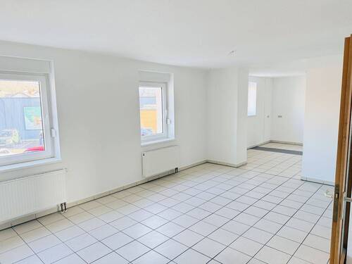 2 - 3 Zimmer Etagenwohnung zur Miete in Rehlingen-Siersburg