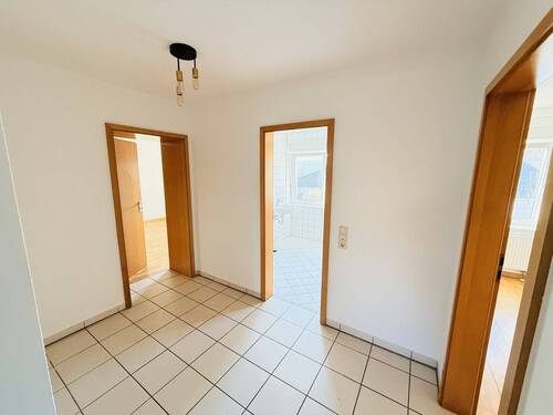 4 - Etagenwohnung mit 78,30 m&sup2; in Rehlingen-Siersburg zur Miete