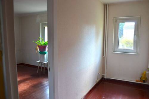 Flur 2 und Zimmer im OG - 