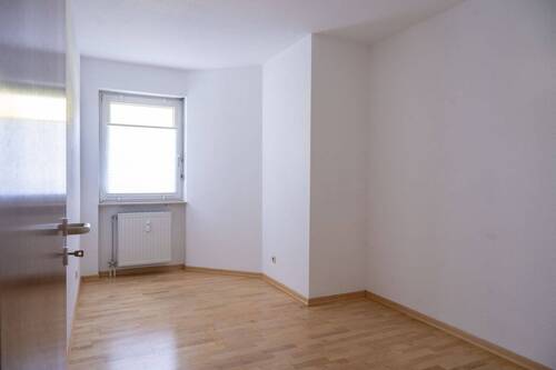 Bild 2 - 4 Zimmer Etagenwohnung zum Kaufen in Saarbrücken