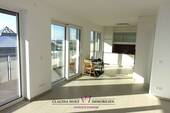 Lichtdurchflutet - *** TRAUMWOHNUNG MIT WEITBLICK - Neu gebaute 3-Zimmer-Wohnung mit Balkon und Aufzug in Schopfloch ***