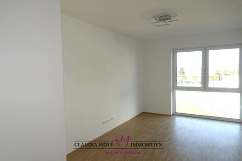 Schlafen mit Echtholzparkett - 3 Zimmer Etagenwohnung in Schopfloch