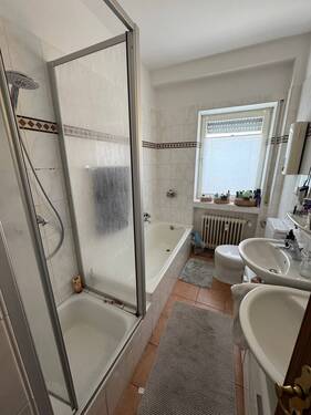 Badezimmer - 4 Zimmer Etagenwohnung in Vallendar