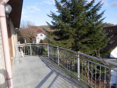 Freisitz-EG - 1 Zimmer Mehrfamilienhaus, Wohnhaus in Untermünkheim