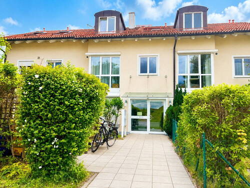 Hauseingang - Ruhige, helle Wohnung am Standrand