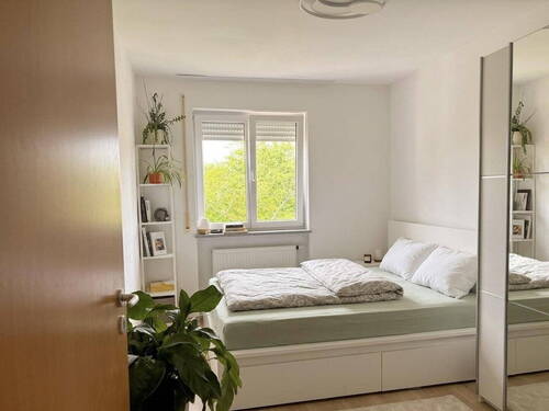Zimmer 1 - 4 Zimmer Etagenwohnung in Hohenbrunn