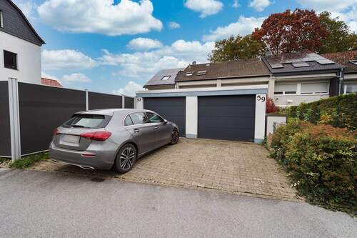 Garage Straßenansicht - 