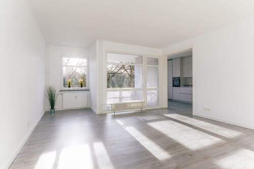 Heller Wohnbereich - 2 Zimmer Etagenwohnung zum Kaufen in Berlin / Dahlem