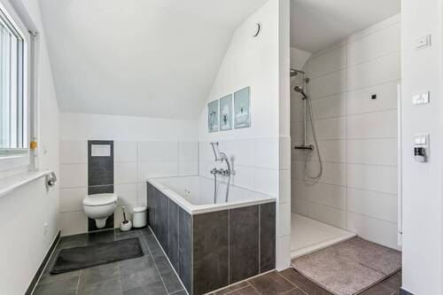 Dusch- und Wannenbad - 