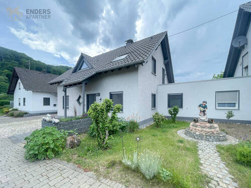 1 - Neuwertiges Einfamilienhaus in Ralingen-Wintersdorf mit großem Garten und unverbaubarer Lage