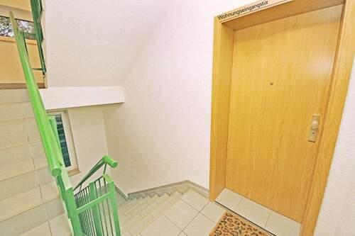 Treppenhaus im 2. OG / Hausflur - Etagenwohnung mit 68,00 m² in Dessau-Roßlau zum Kaufen