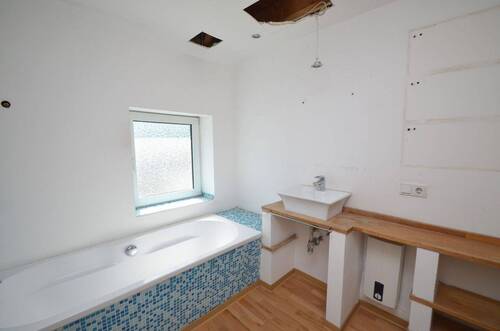 Badezimmer 2. OG - 