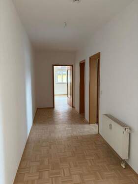 Flur - Etagenwohnung mit 66,00 m&sup2; in Gotha zum Kaufen