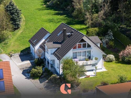 Wohnen im Grünen - Exklusives Wohnhaus mit vielseitigem Nutzungskonzept in idyllischer Lage