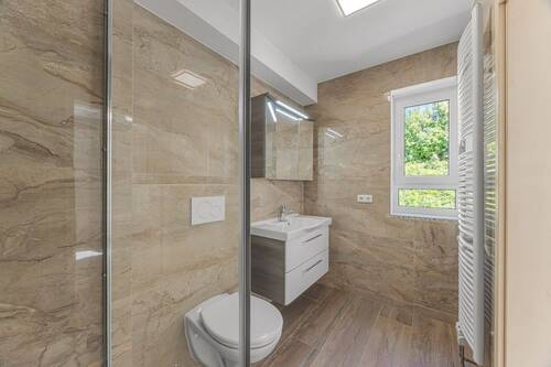 Erdgeschoss Badezimmer - 