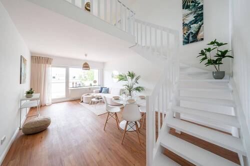 Wohnzimmer 1 - Wohnen über zwei Ebenen. Provisionsfrei!