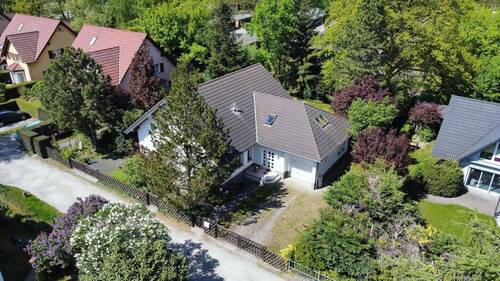 Bild 1 - Viel Platz zum Leben - Haus mit Einliegerwohnung oder BüroPraxis im Schäferfeld Potsdam