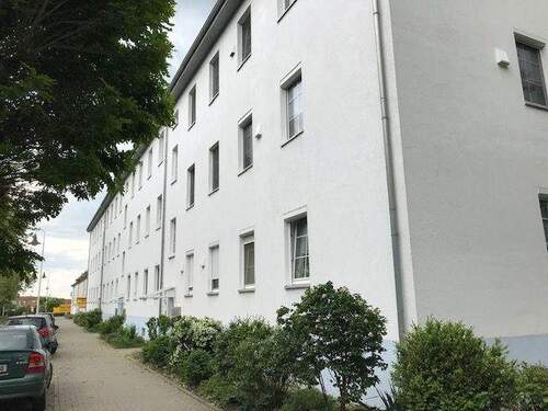 02 Hausansicht.jpg - 3 Zimmer Etagenwohnung zur Miete in Riesa