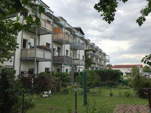 03 Hausansicht.jpg - 3 Zimmer Etagenwohnung in Riesa