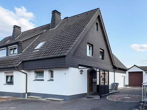 Außenansicht - Vielseitig nutzbares Ein- oder Zweifamilienhaus mit schönem Garten in ruhiger Lage von Bergheim!