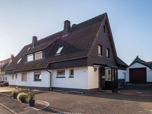 Außenansicht - 6 Zimmer Doppelhaushälfte zum Kaufen in Arnsberg