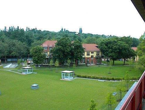 Vorderansicht - Sehr schöne 2-Zi-Wohnung im HP mit Balkon, Tiefgarage im Reußpark,