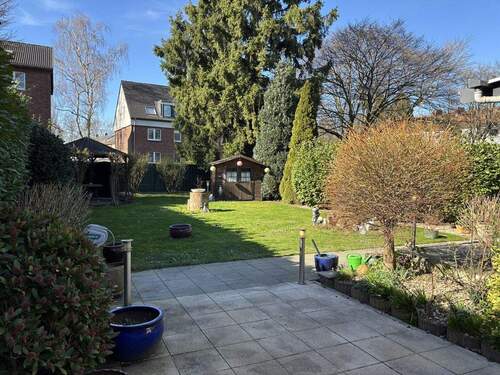 Blick in den sonnigen Garten - 4 Zimmer Einfamilienhaus in Krefeld