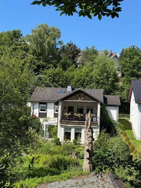 Süd-Ansicht - 7 Zimmer Mehrfamilienhaus, Wohnhaus zum Kaufen in Schmallenberg