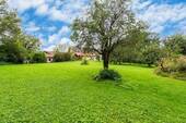 Blick vom Garten zum Haus - 3 Zimmer Einfamilienhaus in Oberhausen