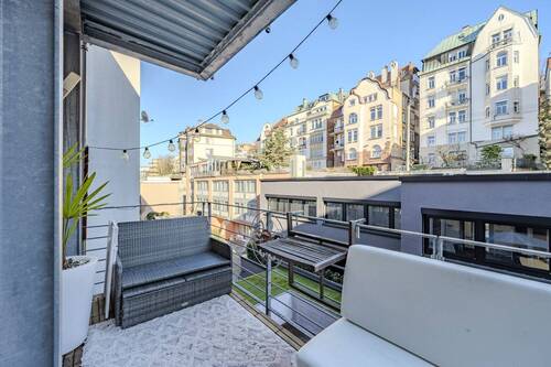 Urbaner Balkon für entspannte Abende im Freien - 