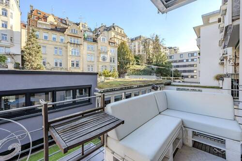 Urbaner Balkon für entspannte Abende im Freien - 