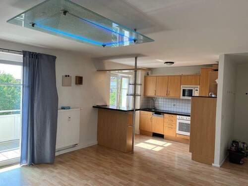 04 Wohnzimmer + Küche.jpg - Etagenwohnung mit 53,00 m² in Riesa zur Miete
