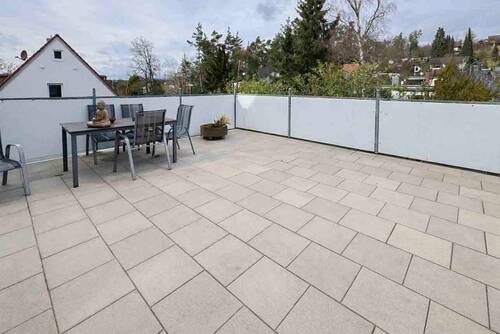 Terrasse - Maisonettewohnung mit großer Terrasse, 2 Bädern & Gestaltungspotenzial