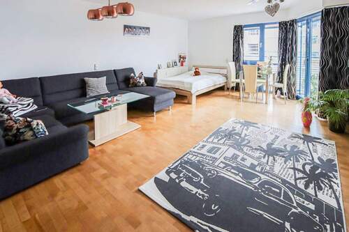 Wohn- und Schlafzimmer - Etagenwohnung mit 48,00 m&sup2; in Dresden zum Kaufen