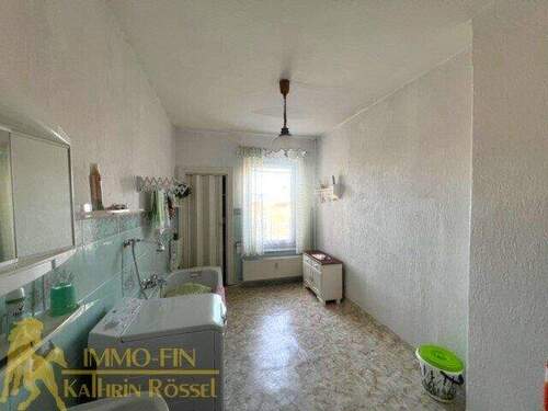 Tageslichtbad mit BW im 2. OG links - 