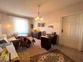 Zimmer zum Hof zeigend im 2. OG links - 