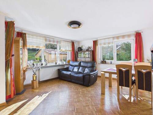 Wohnzimmer mit Zugang zum Garten - 3 Zimmer Etagenwohnung zum Kaufen in Rottweil