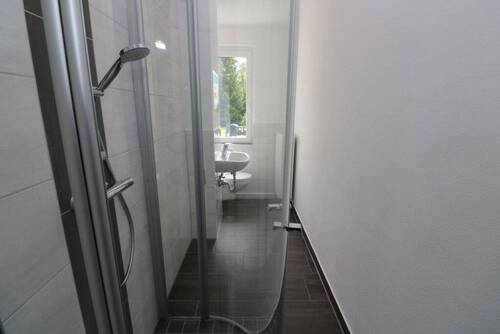 Titelbild - Freiberg sucht den Duschstar...neu sanierte 3-RW mit ebenerdiger Dusche & Balkon!!!