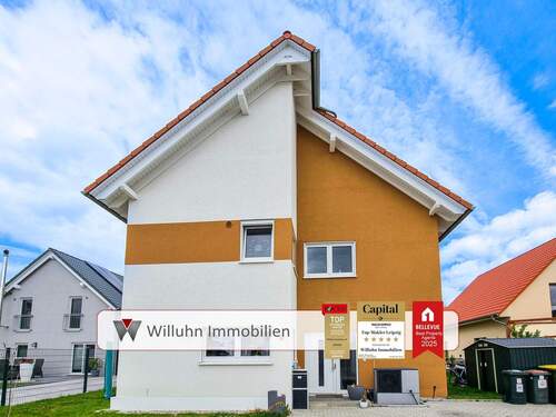 Hausansicht - 6 Zimmer I 432 m² Grundstück I Energiesparhaus (19 kWh) I Luft- Wärmepumpe