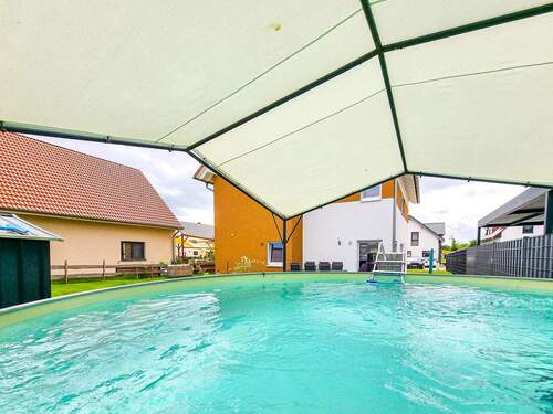 Pool im Garten - 