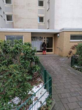 Hauseingang - 2 Zimmer Etagenwohnung in Bremen