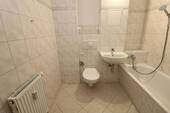 Bad mit Wanne - 3 Zimmer Etagenwohnung zur Miete in Freiberg