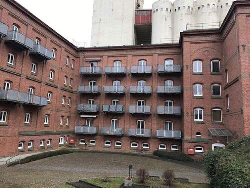 02 Hausansicht.jpg - 1 Zimmer Etagenwohnung zur Miete in Riesa
