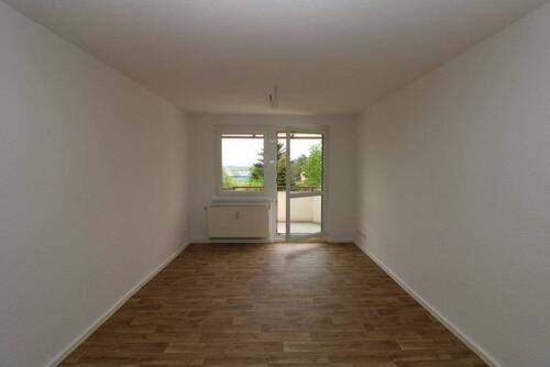 Titelbild - Unter-der-Dusche-Sänger gesucht - gemütliche 3RW mit Dusche und Balkon
