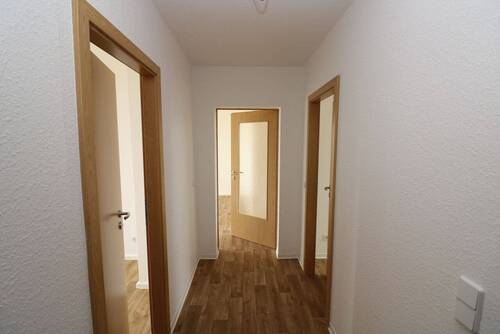 Flur - Etagenwohnung mit 57,80 m&sup2; in Freiberg zur Miete