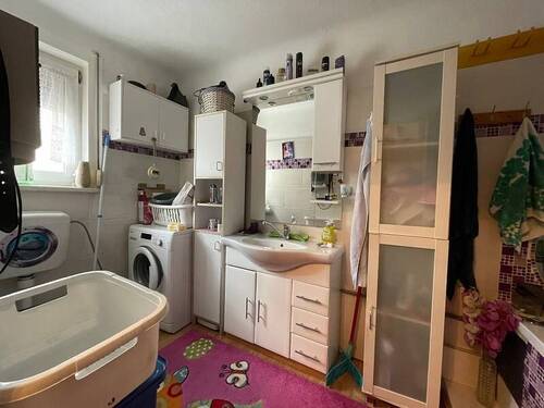 Badezimmer - Einfamilienhaus mit 102,90 m² in Goldbach zum Kaufen
